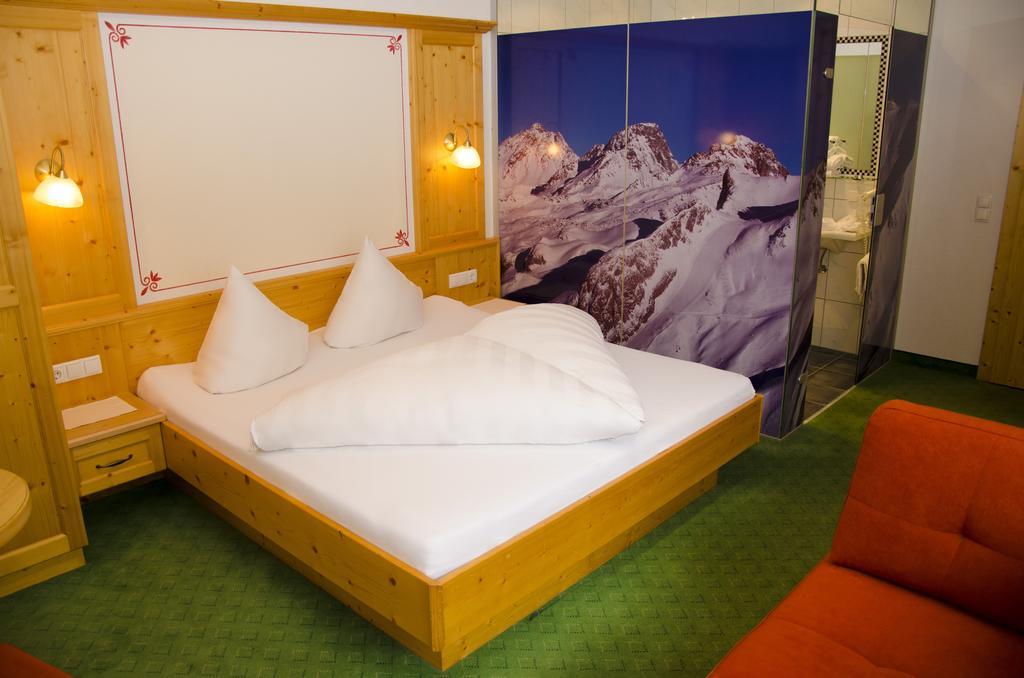 Hotel Garni Alpenblick Ischgl Zewnętrze zdjęcie