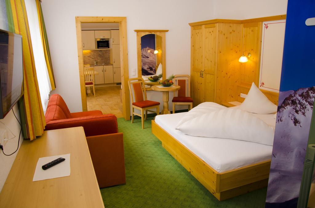 Hotel Garni Alpenblick Ischgl Zewnętrze zdjęcie